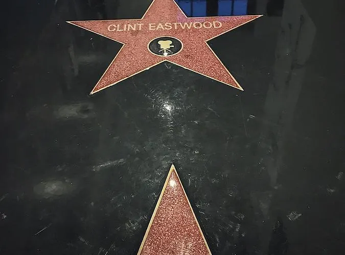 Road Stop 4* וופרטל